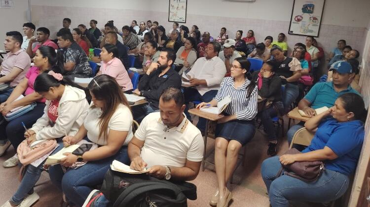 Minsa capacitó 7,438 manipuladores de alimentos