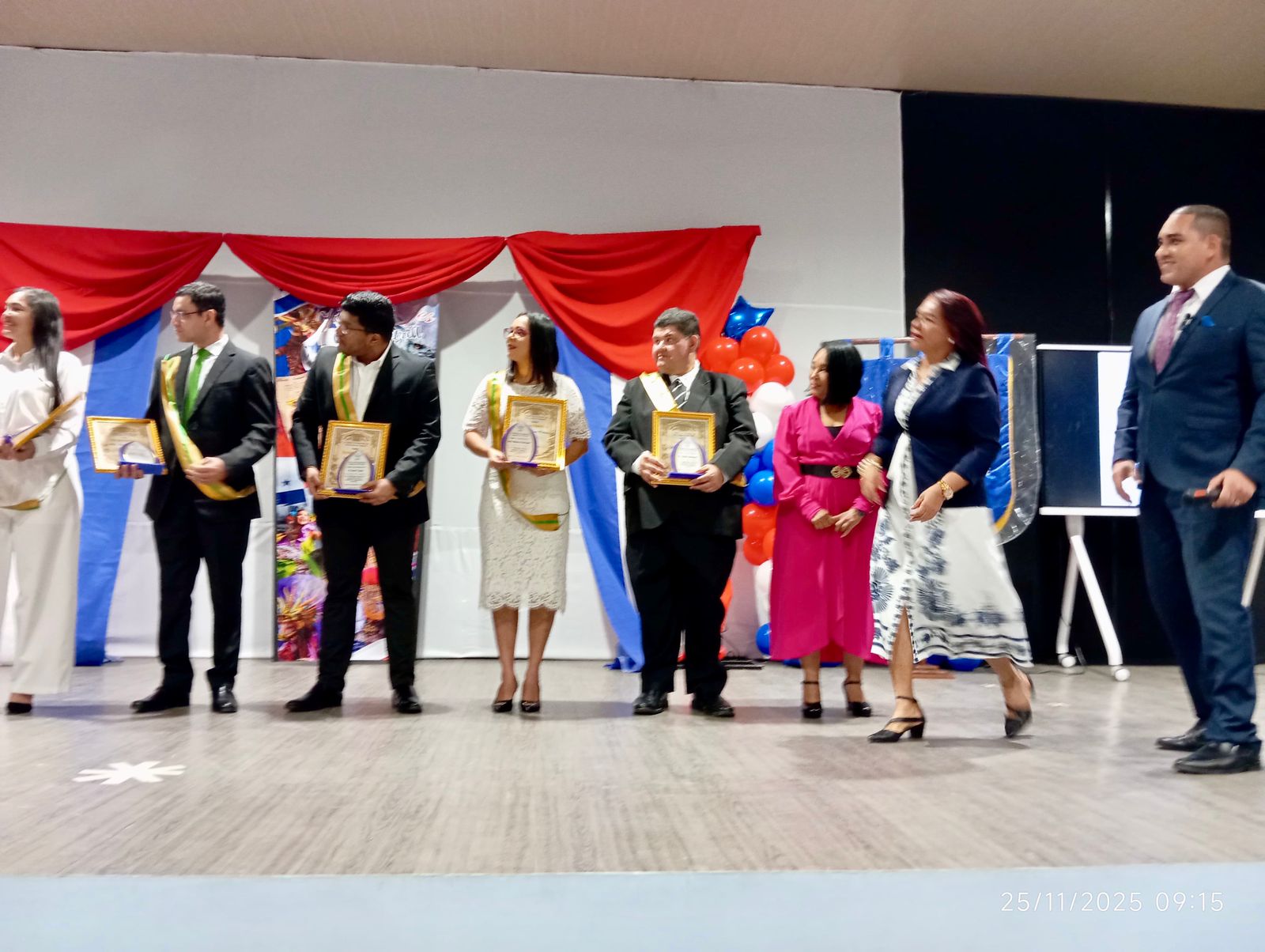 Expo Educativa 2025 reconoce a destacados profesionales de la educación pública en Chiriquí