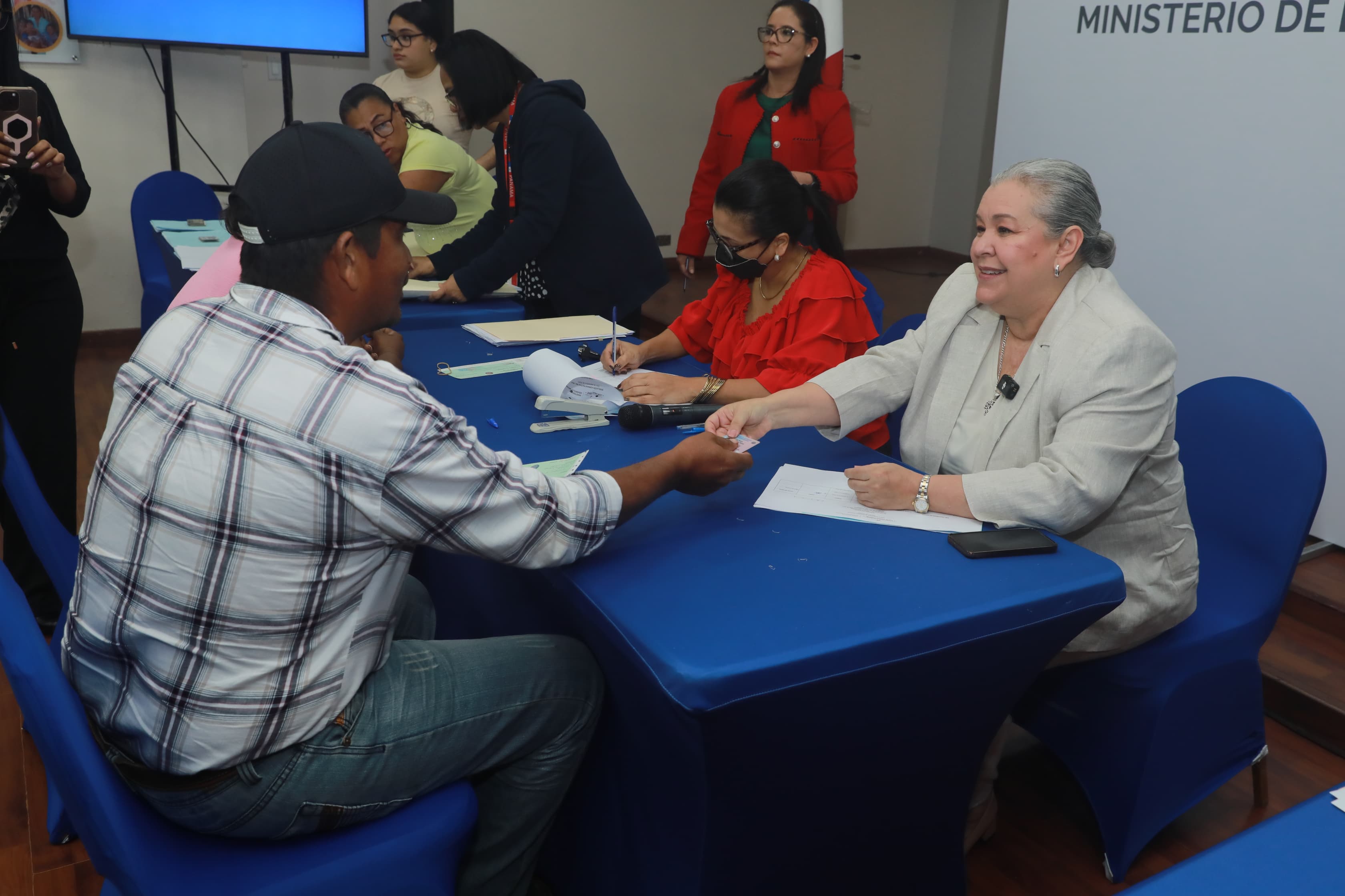 MIDES HA DESEMBOLSADO MÁS DE 1.5 MILLONES DE DÓLARES EN PAGO DE PRESTACIONES LABORALES A EXFUNCIONARIOS