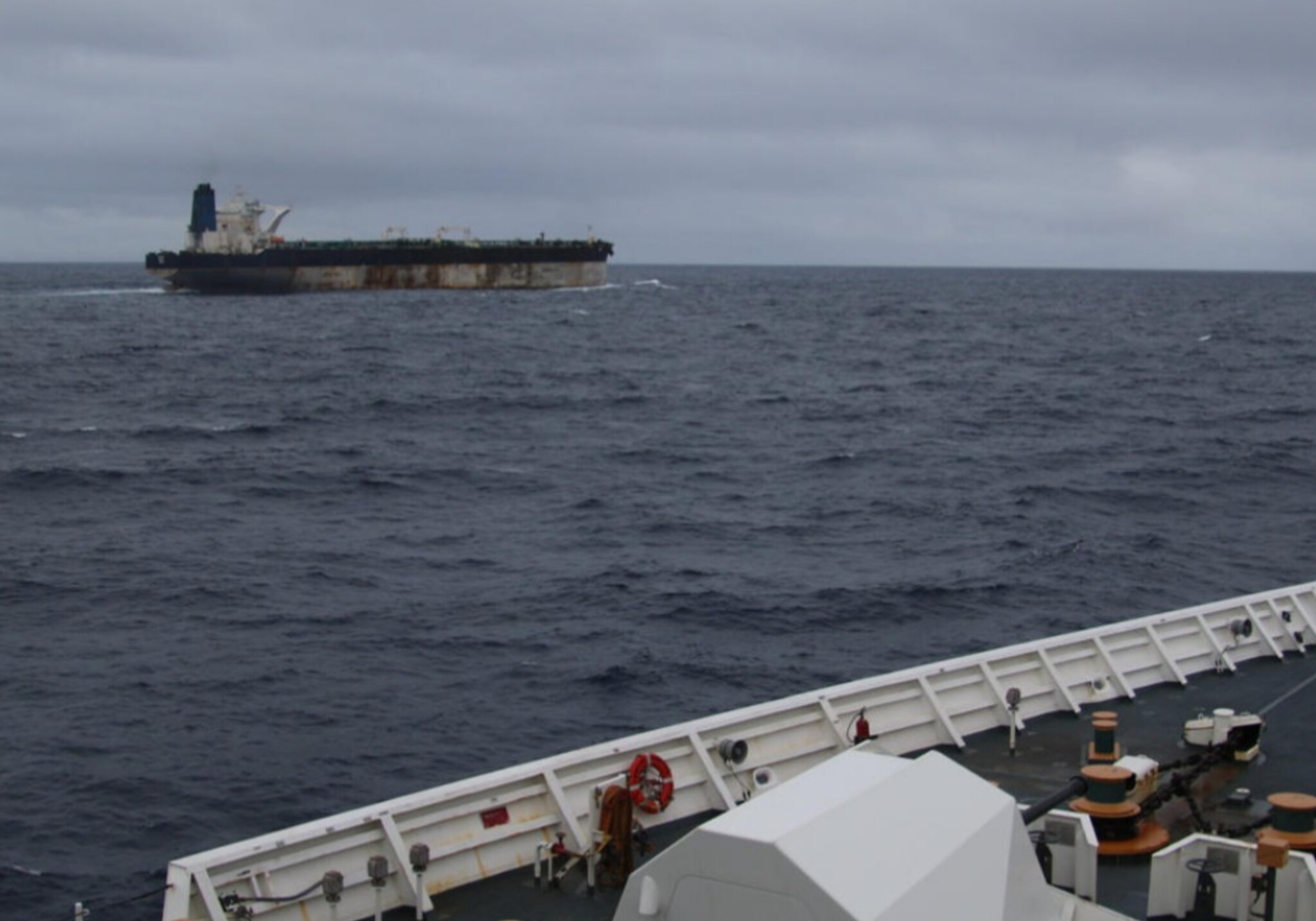 EE.UU. INCAUTA PETROLERO RUSO VINCULADO A VENEZUELA TRAS PERSECUCIÓN EN EL ATLÁNTICO